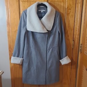 DKNY Women's Gray Wool Blend Coat with Faux Shearling Cream Details. Size 10